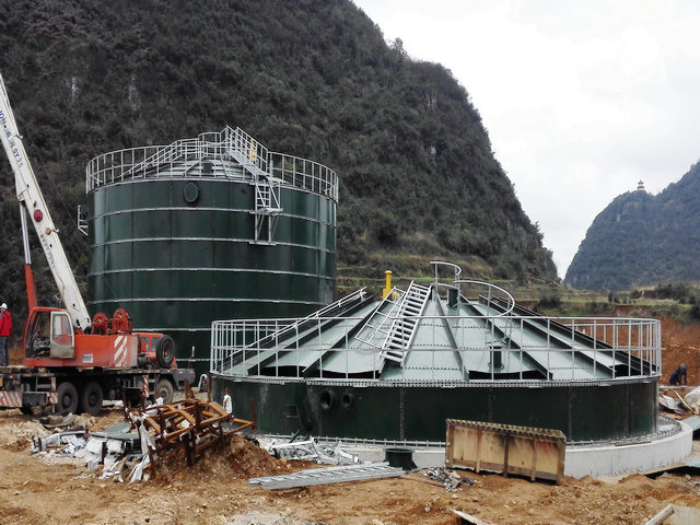 8000噸立式油罐現場 8000噸立式油罐現場